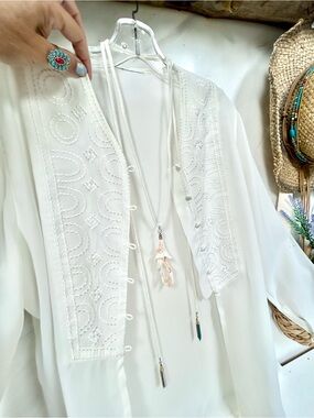 Embroidered romantic boho tunic blouse/cover up w prairie cottagecore vibe